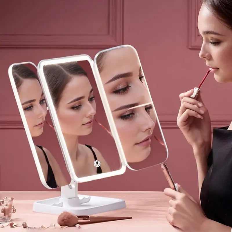 "Espejo LED HD Trifold Luxe: Ilumina tu Belleza con Elegancia"