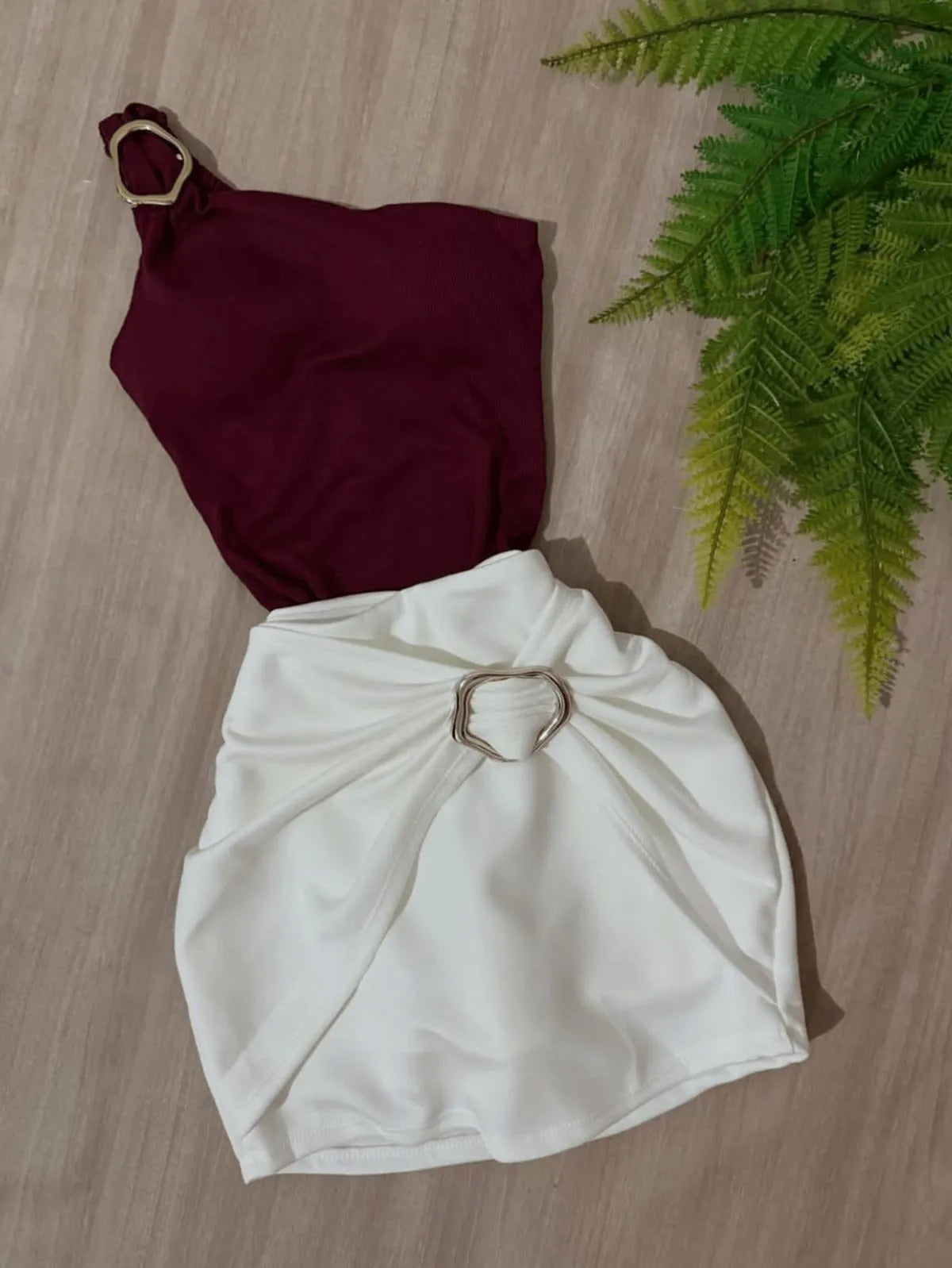 Falda Short Elegance con Hebilla Deslizante y Realce