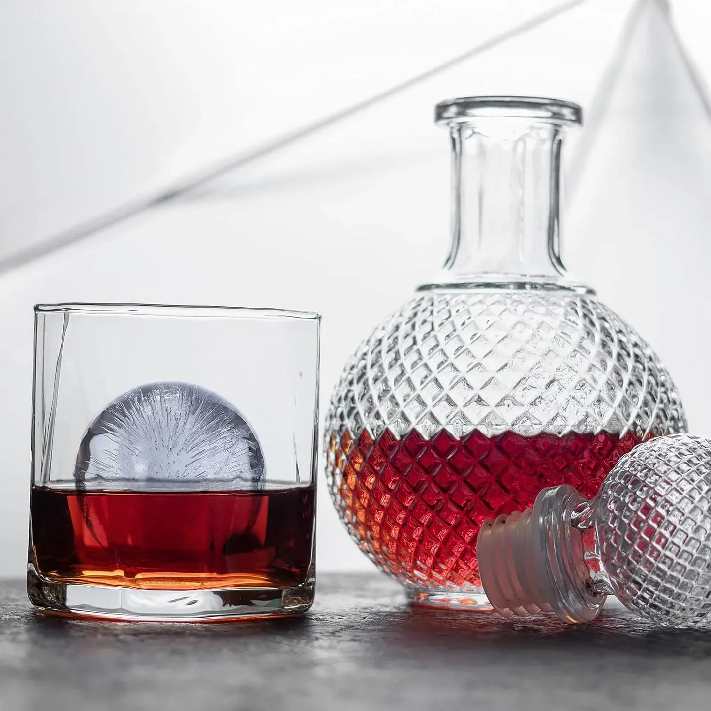 ¡Bolas de Hielo Perfectas para Cada Bebida! ❄️ Disfruta de un Enfriamiento Lento y Elegante